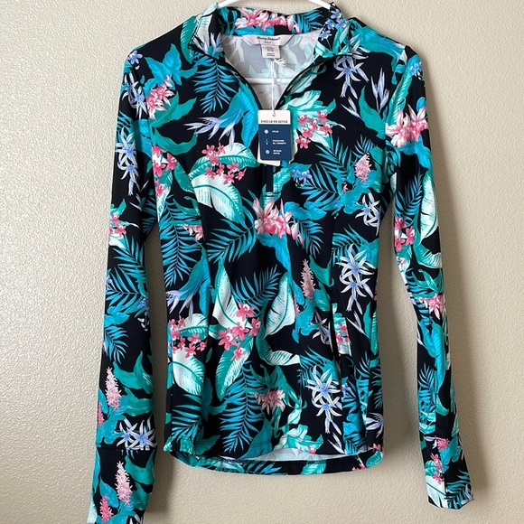 Tommy Bahama Tops - NWT Tommy Bahama Golf Active Floral Longsleeve